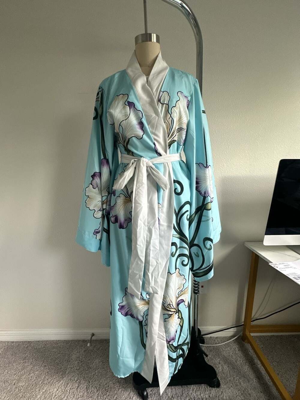 Art Nouveau Floral Iris Print Kimono Robe